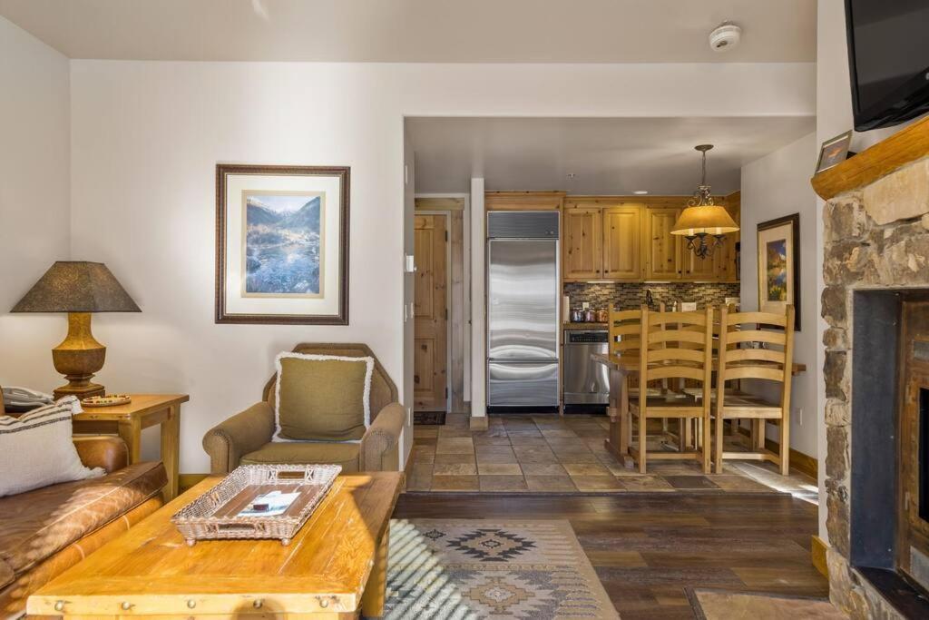 Blue Collar Boutique: Affordable Adventure Aparthotel Telluride Exterior photo