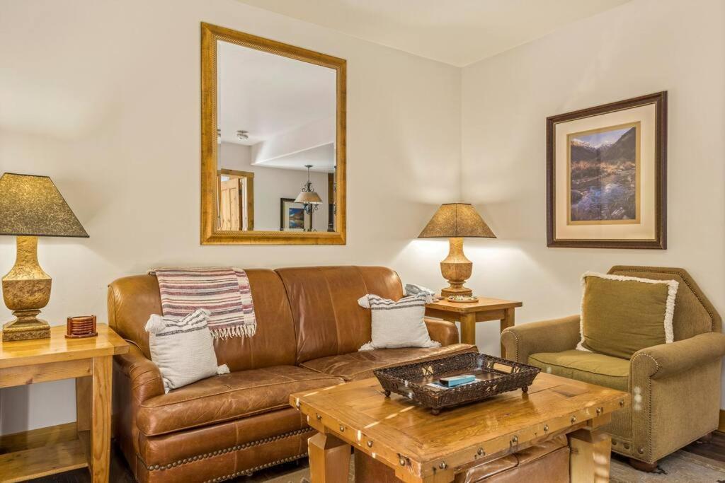 Blue Collar Boutique: Affordable Adventure Aparthotel Telluride Exterior photo