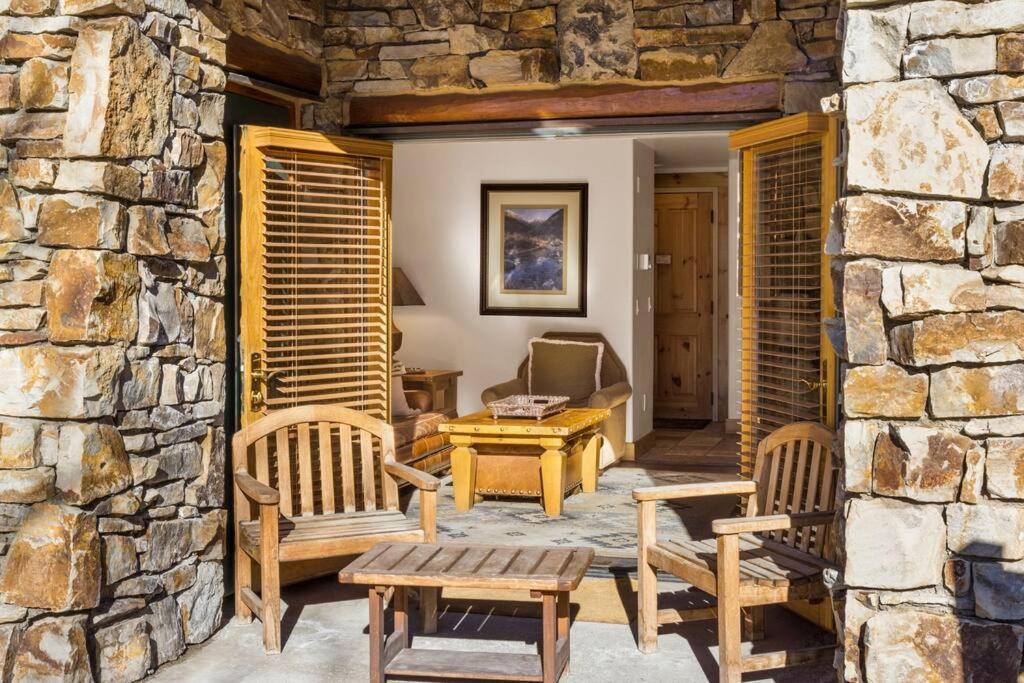 Blue Collar Boutique: Affordable Adventure Aparthotel Telluride Exterior photo