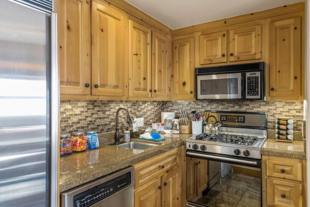 Blue Collar Boutique: Affordable Adventure Aparthotel Telluride Exterior photo